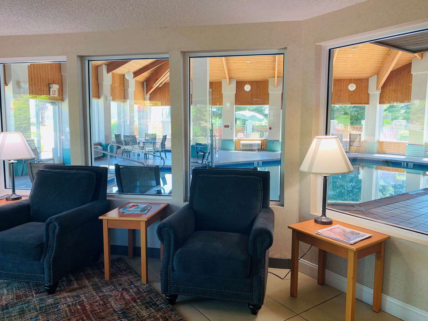 Surestay Plus Hotel By Best Western Redding Dalaman gambar